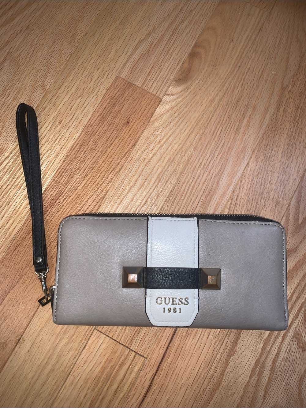 GUESS Taupe, White & Black Zip Wallet with Wristlet